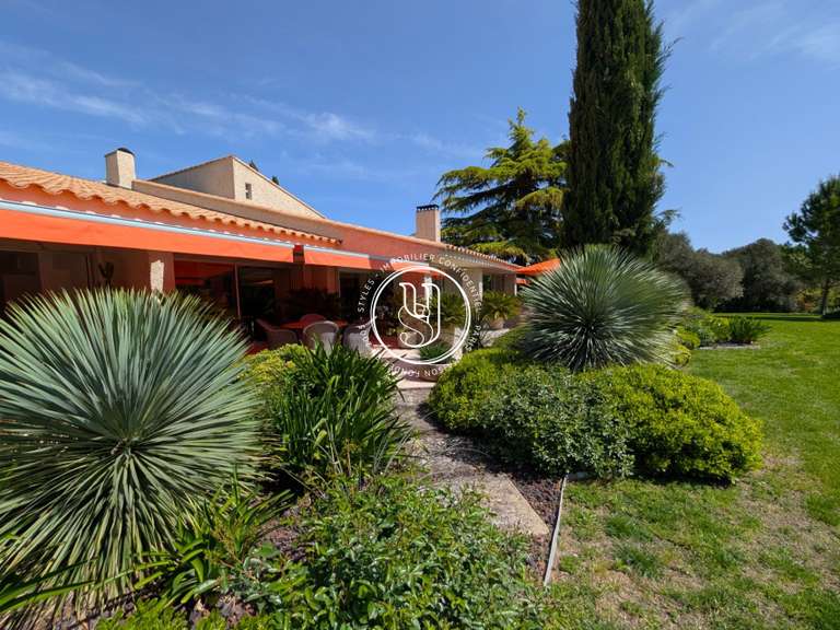 Villa Uzès - 5 chambres - 303m²