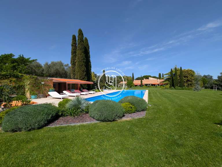 Villa Uzès - 5 chambres - 303m²