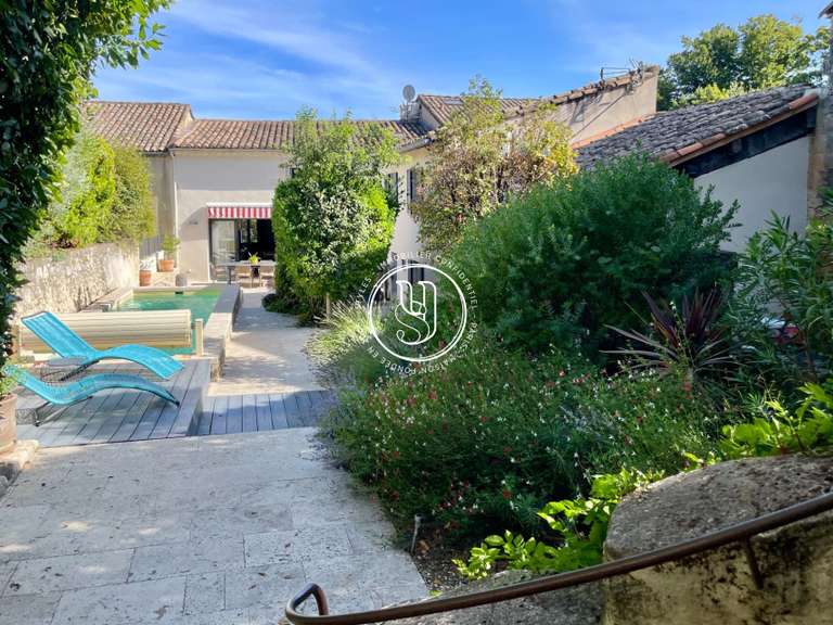 Villa Uzès - 7 chambres - 242m²