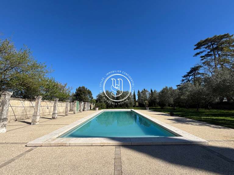 Villa Uzès - 16 chambres - 675m²