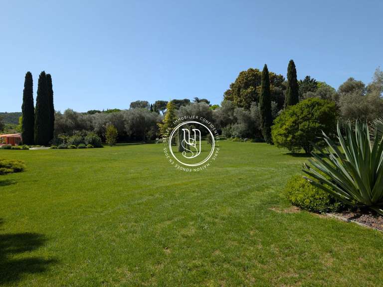 Villa Uzès - 5 chambres - 303m²