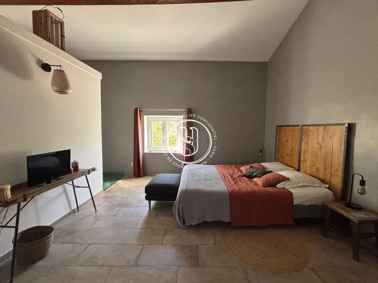 Villa Uzès - 16 chambres - 675m²