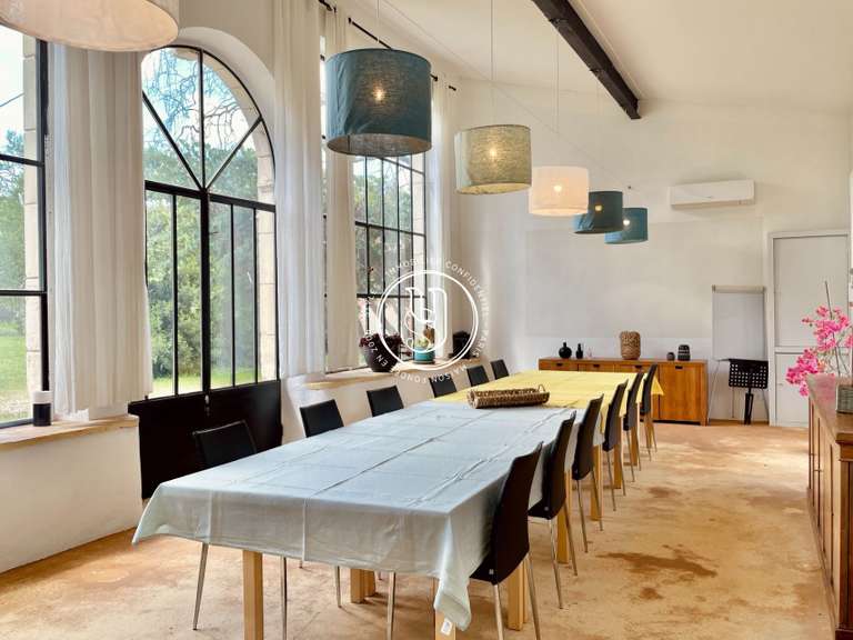 Villa Uzès - 16 chambres - 675m²