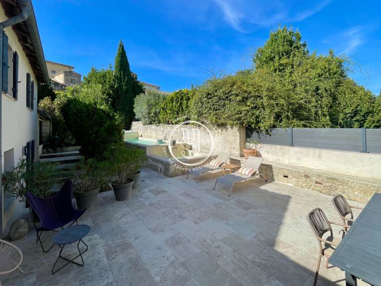 Villa Uzès - 7 chambres - 242m²