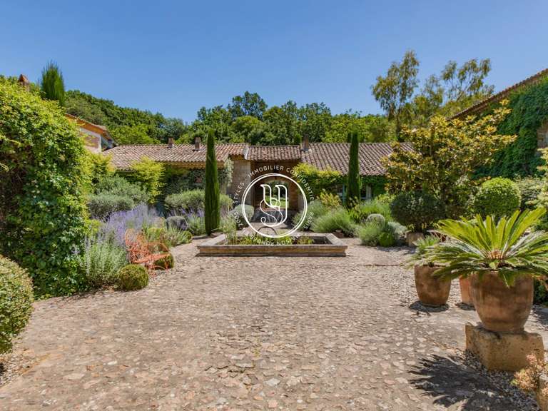 Villa Uzès - 22 chambres - 1600m²