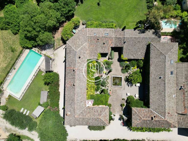 Villa Uzès - 22 chambres - 1600m²