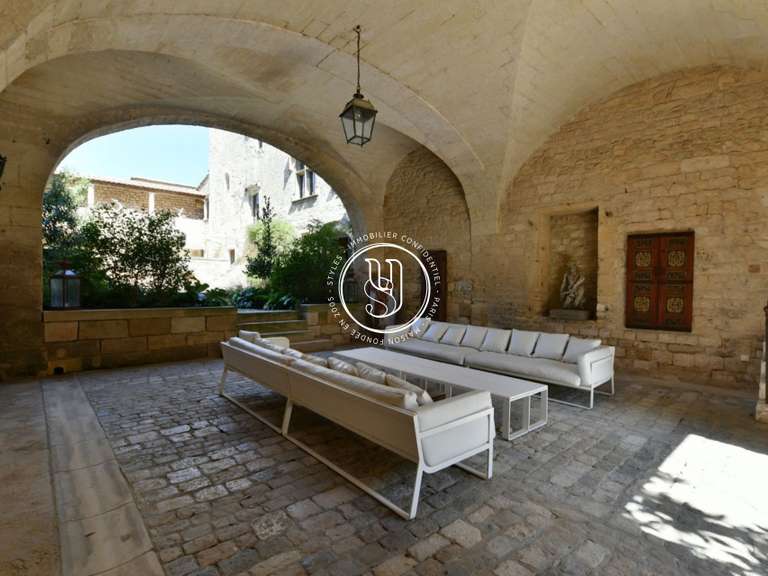 Villa Uzès - 9 chambres - 1272m²
