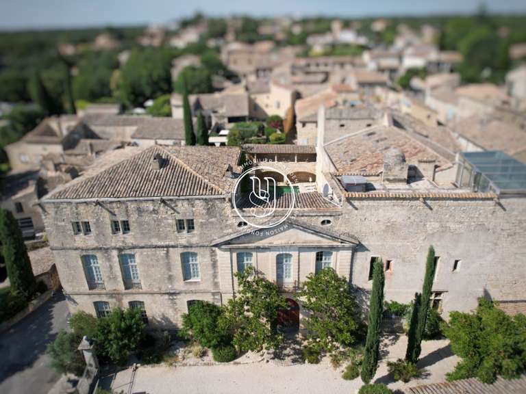 Villa Uzès - 9 chambres - 1272m²