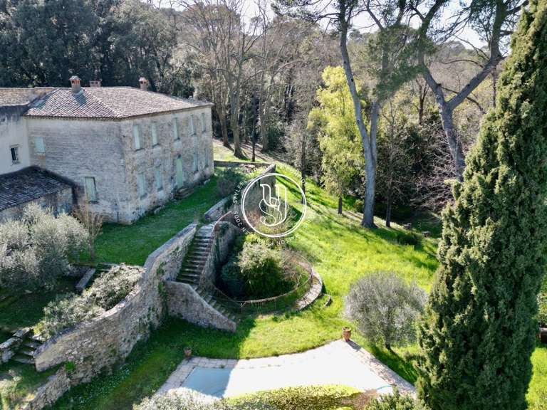 Villa Uzès - 8 chambres - 300m²