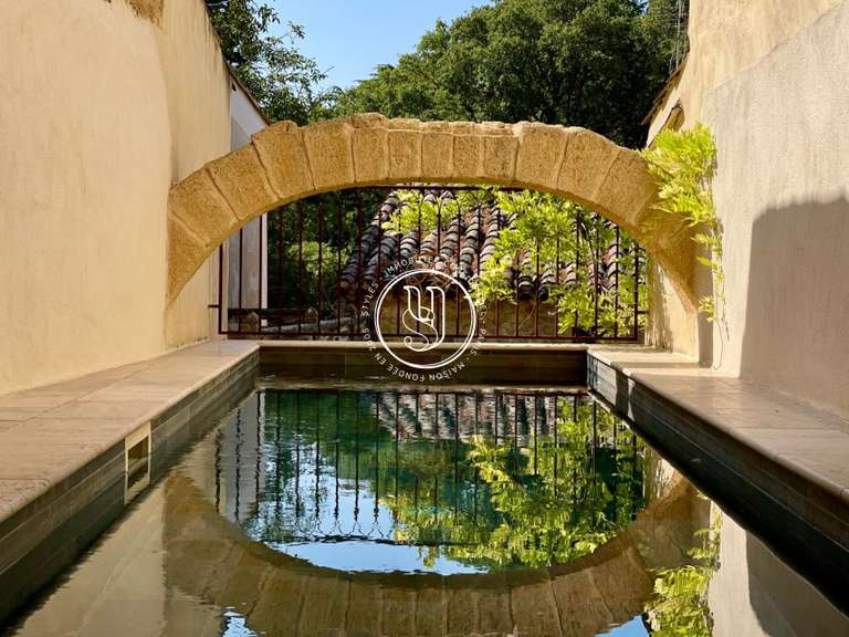 Villa Uzès - 8 chambres - 361m²