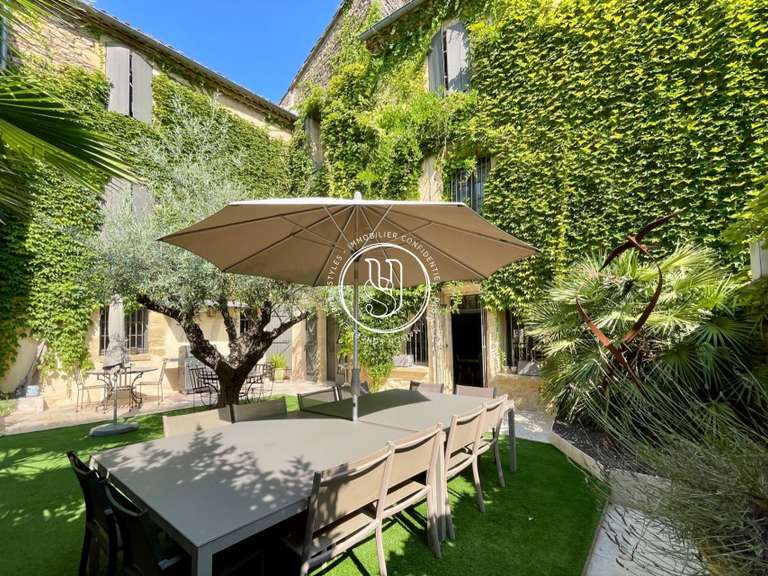 Villa Uzès - 8 chambres - 361m²