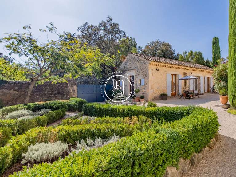 Villa Uzès - 9 chambres - 394m²