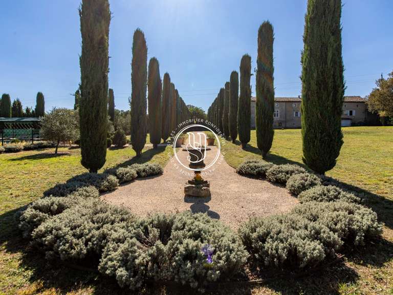 Villa Uzès - 9 chambres - 394m²