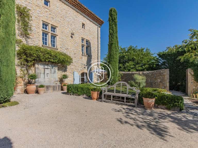 Villa Uzès - 9 chambres - 394m²