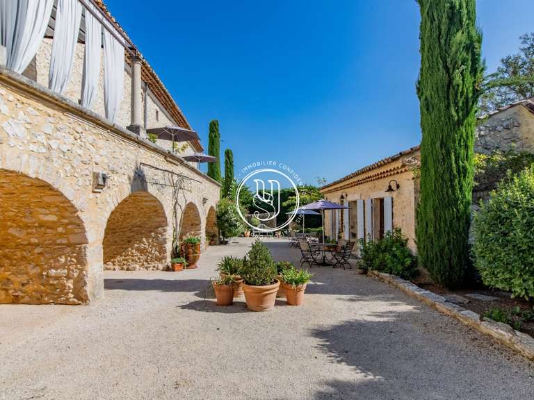 Villa Uzès - 9 chambres - 394m²
