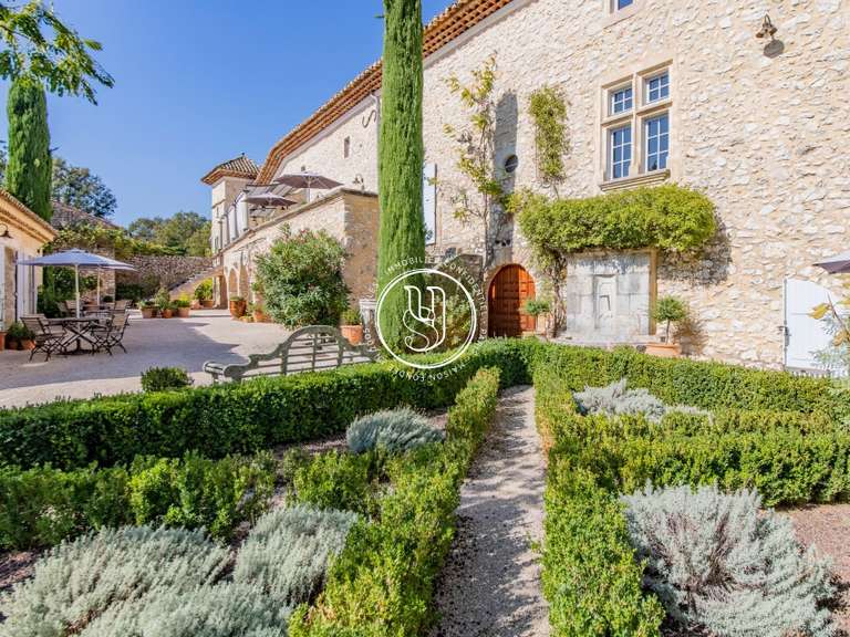 Villa Uzès - 9 chambres - 394m²