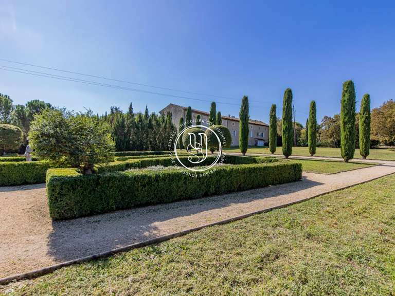 Villa Uzès - 9 chambres - 394m²