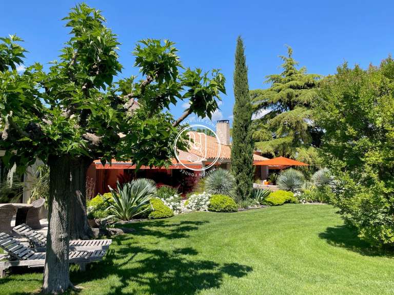 Villa Uzès - 5 chambres - 303m²