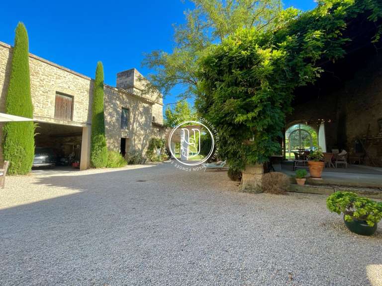 Villa Uzès - 6 chambres - 498m²