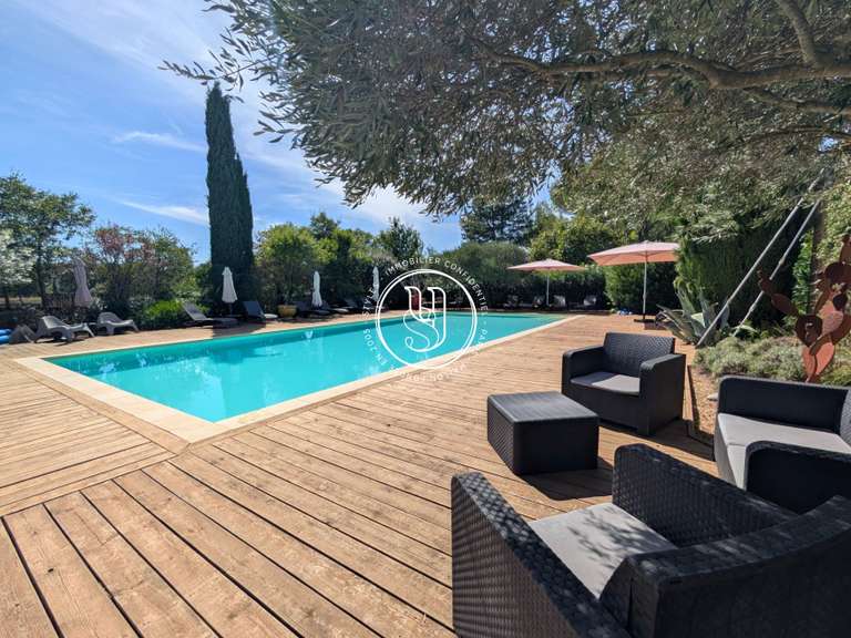 Villa Uzès - 11 chambres - 529m²