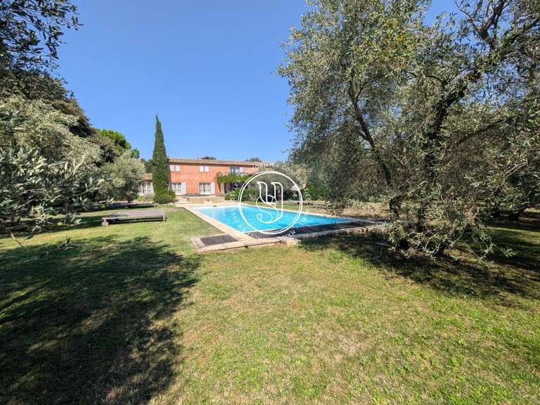 Villa Uzès - 5 chambres - 318m²