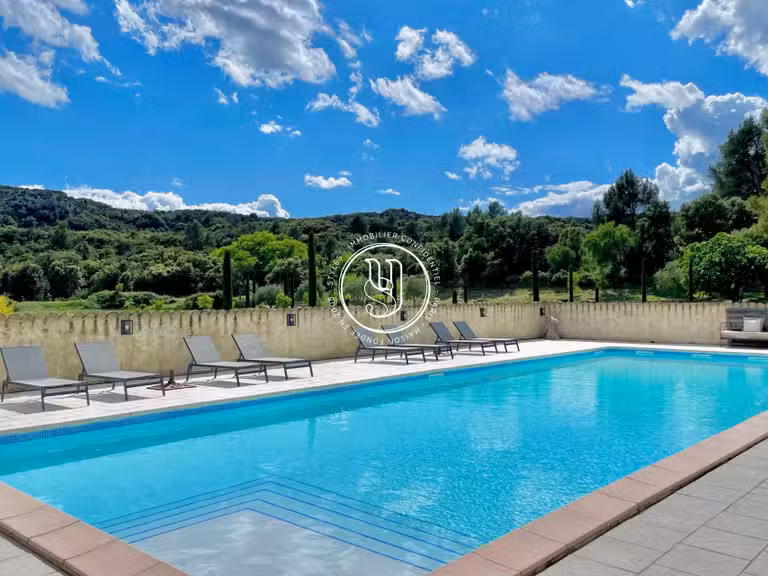 Villa Uzès - 14 chambres - 750m²