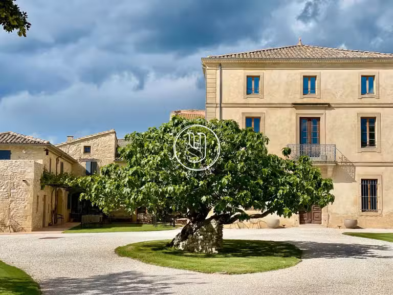 Villa Uzès - 14 chambres - 750m²
