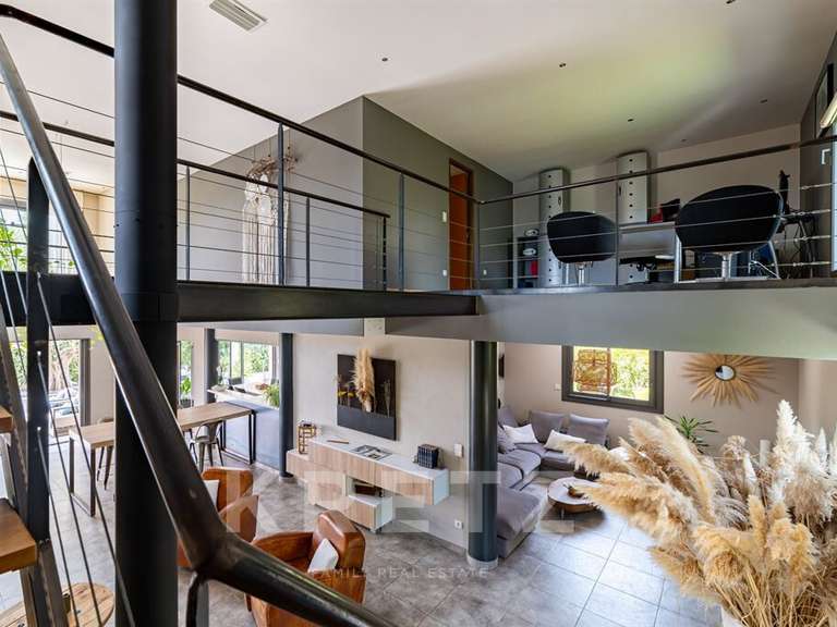 Maison Vailhauquès - 5 chambres - 300m²