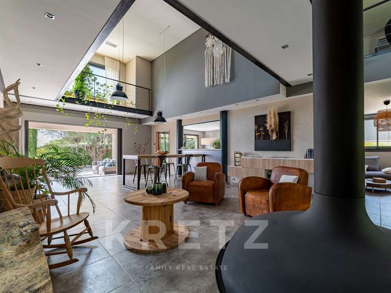 Maison Vailhauquès - 5 chambres - 300m²