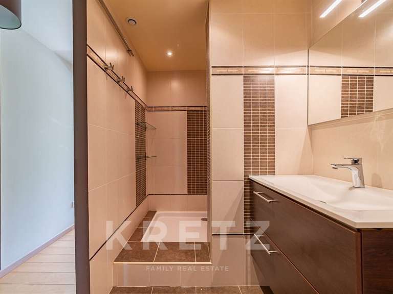 Maison Vailhauquès - 5 chambres - 300m²