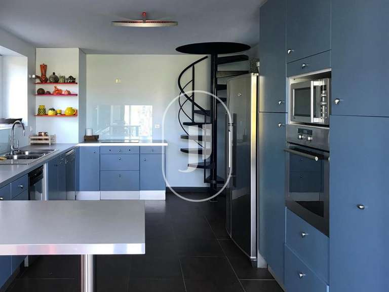 Maison Vaison-la-Romaine - 3 chambres - 181m²