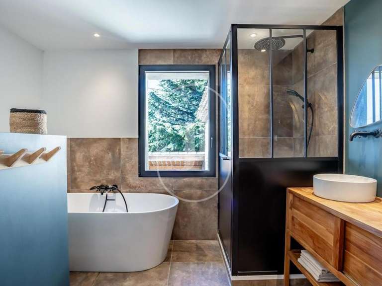 Maison Vaison-la-Romaine - 4 chambres - 245m²