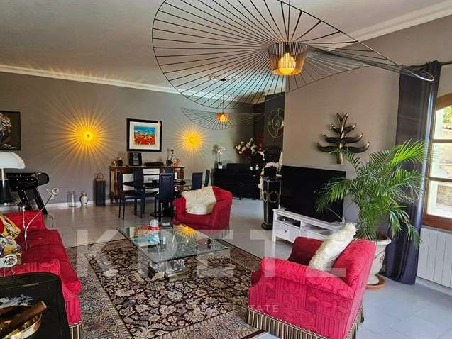 Maison Vaison-la-Romaine - 4 chambres - 248m²