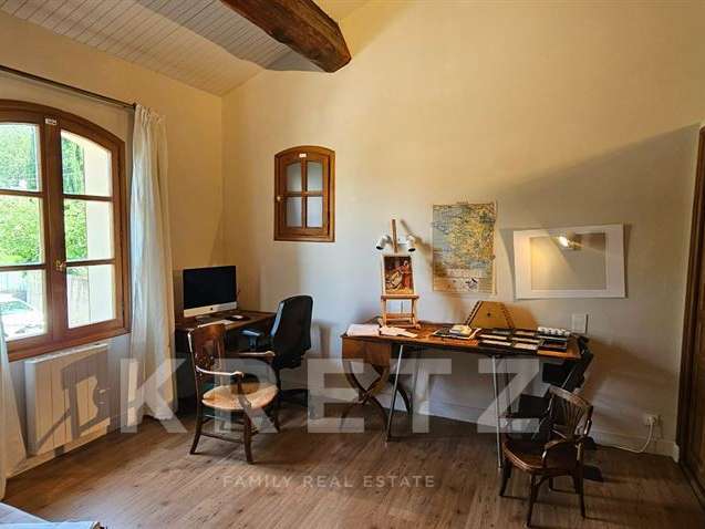 Maison Vaison-la-Romaine - 4 chambres - 248m²