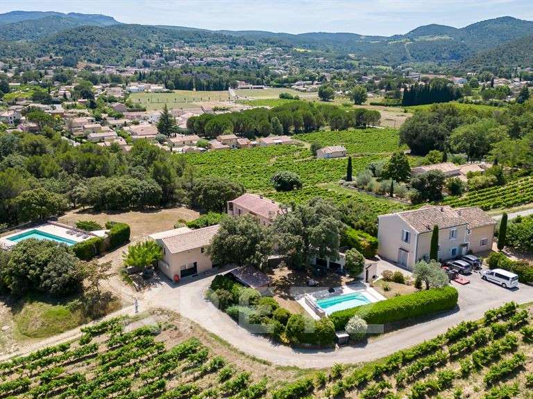 Maison Vaison-la-Romaine - 12 chambres - 477m²