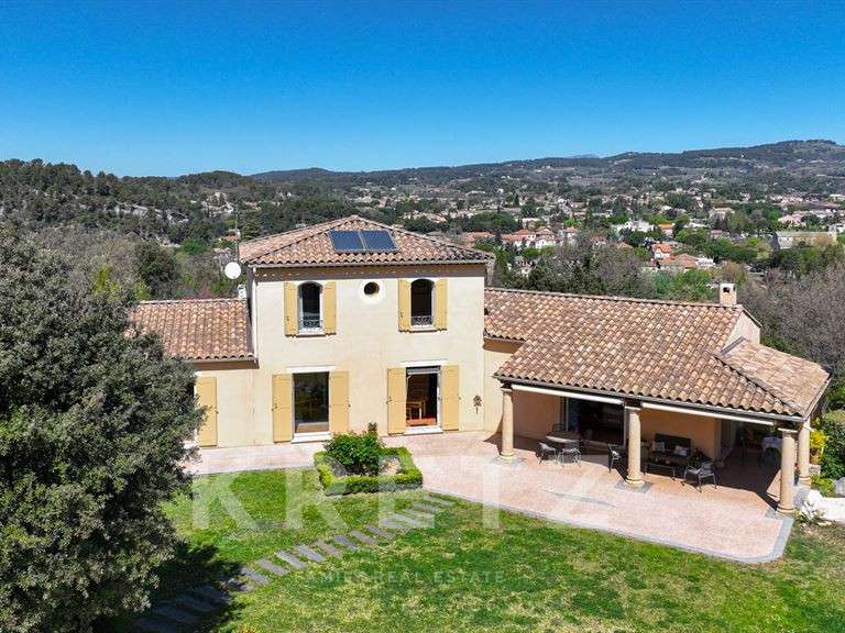 Maison Vaison-la-Romaine - 6 chambres - 240m²