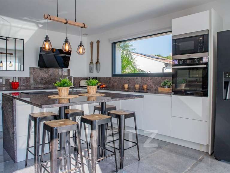 Maison Vaison-la-Romaine - 6 chambres - 198m²