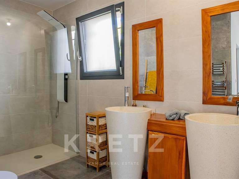 Maison Vaison-la-Romaine - 6 chambres - 198m²