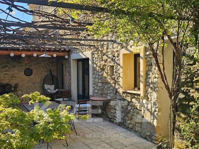 Maison Vaison-la-Romaine - 5 chambres - 198m²