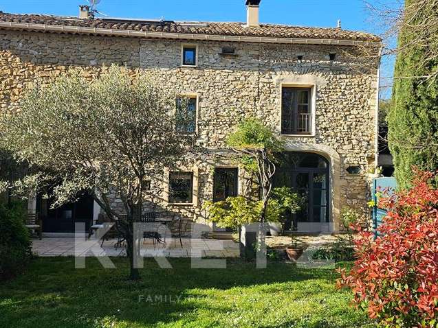 Maison Vaison-la-Romaine - 5 chambres - 198m²