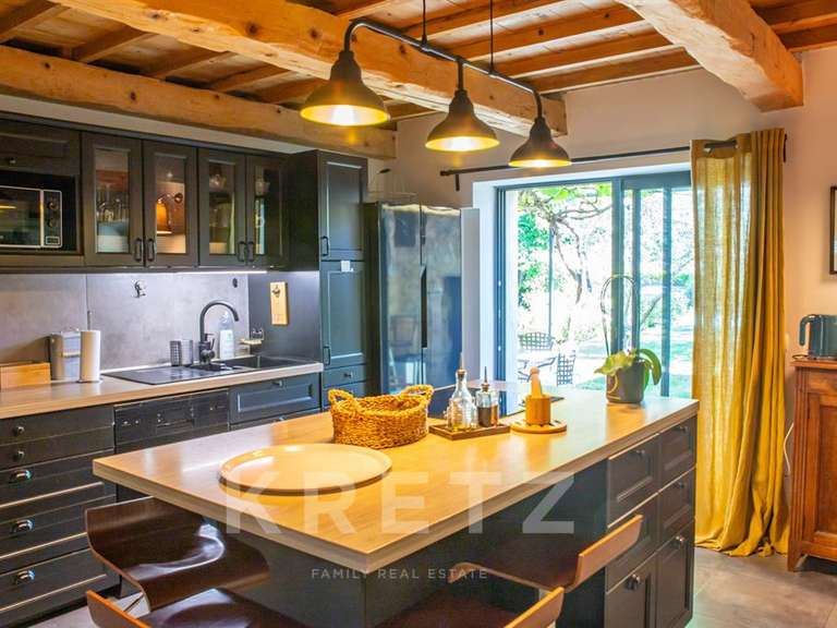 Maison Vaison-la-Romaine - 5 chambres - 198m²