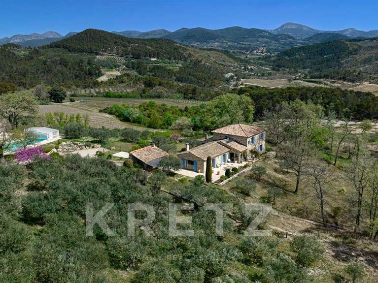 Maison Vaison-la-Romaine - 6 chambres - 216m²