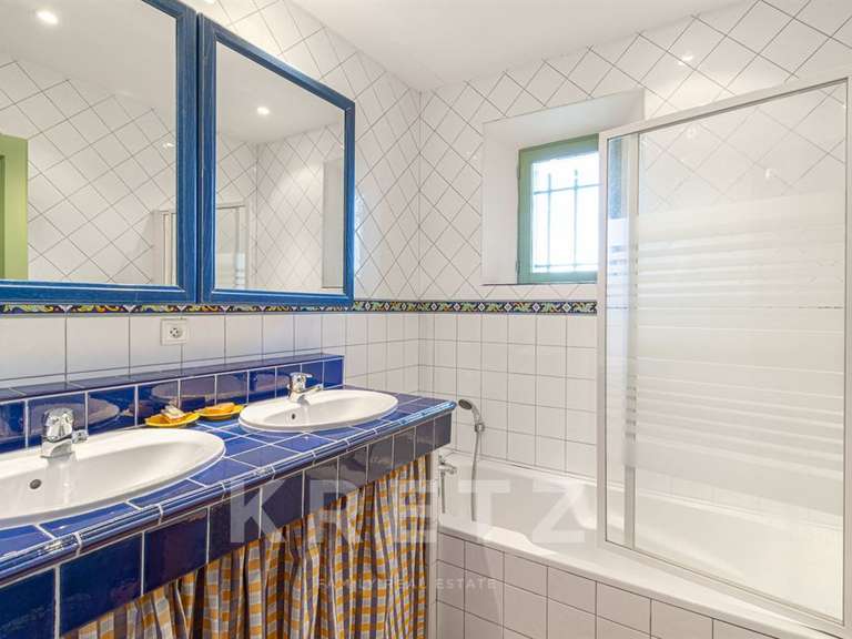 Maison Vaison-la-Romaine - 6 chambres - 216m²