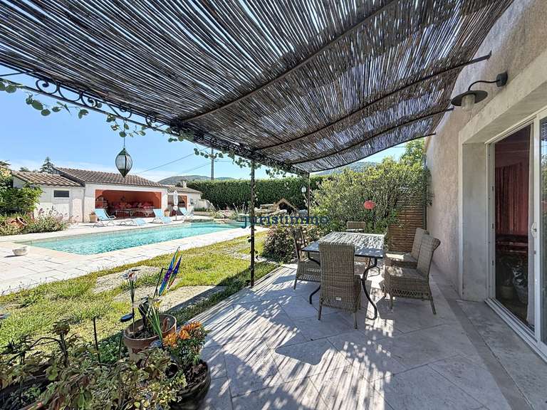 Villa Vaison-la-Romaine - 5 chambres - 205m²