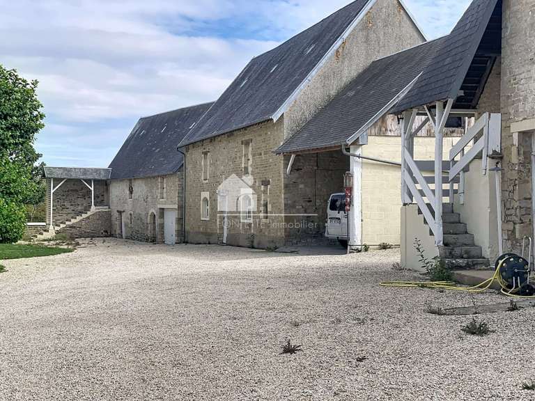 Castle Val-d'Arry - 5 bedrooms
