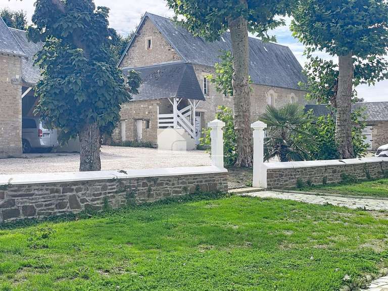 Castle Val-d'Arry - 5 bedrooms