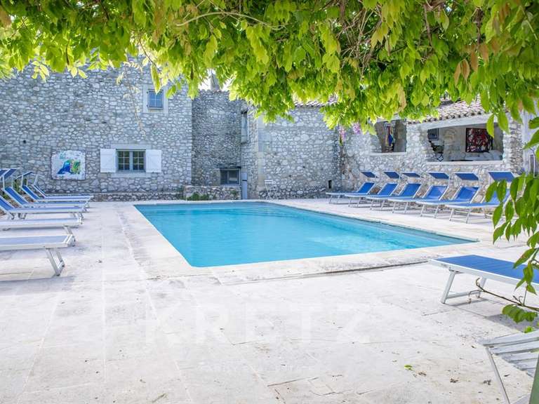 Maison Valaurie - 3 chambres - 785m²