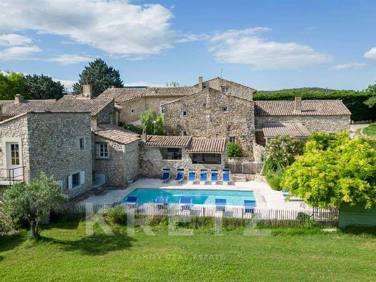 Maison Valaurie - 3 chambres - 785m²