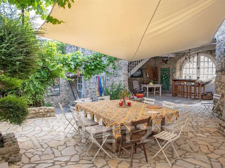 Maison Valaurie - 3 chambres - 785m²