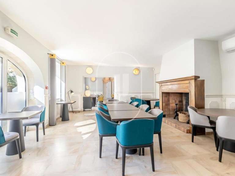 Propriété Valaurie - 23 chambres - 1145m²